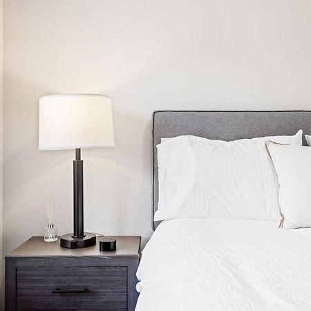Avenue Hotel Downtown Golden Gold Miners Suite エクステリア 写真