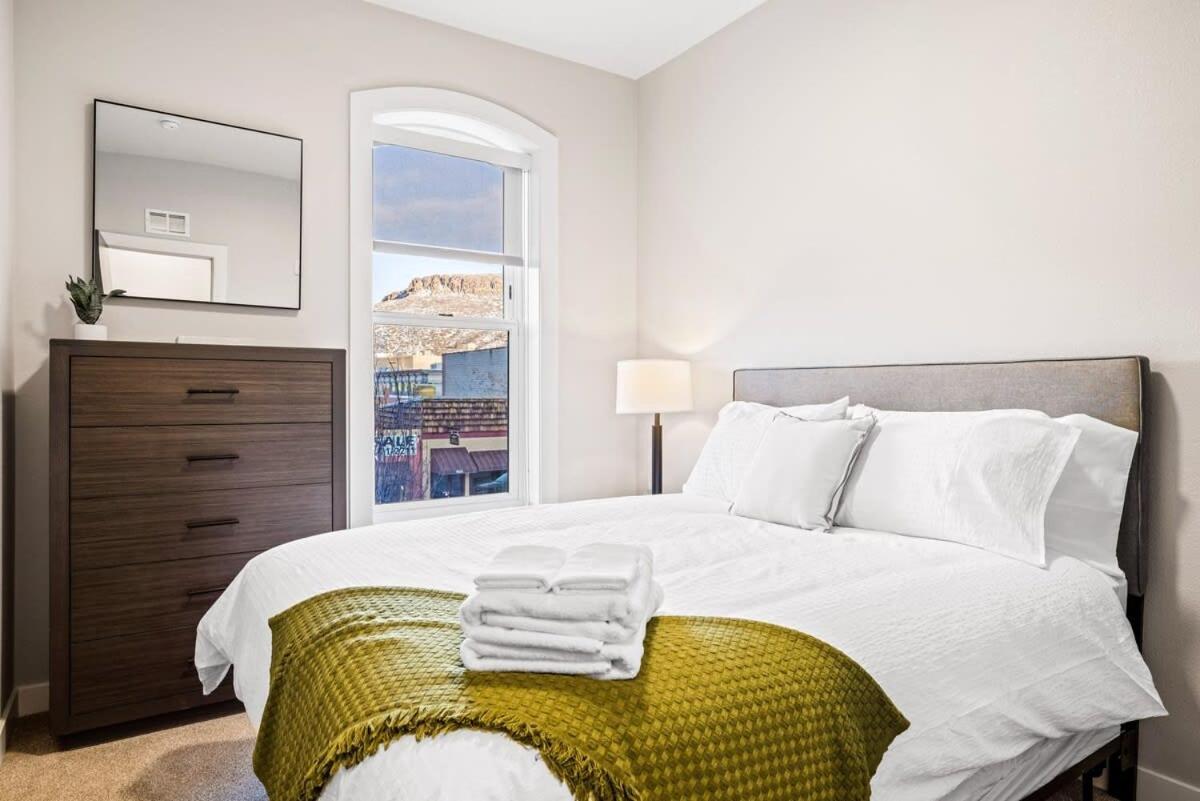 Avenue Hotel Downtown Golden Gold Miners Suite エクステリア 写真